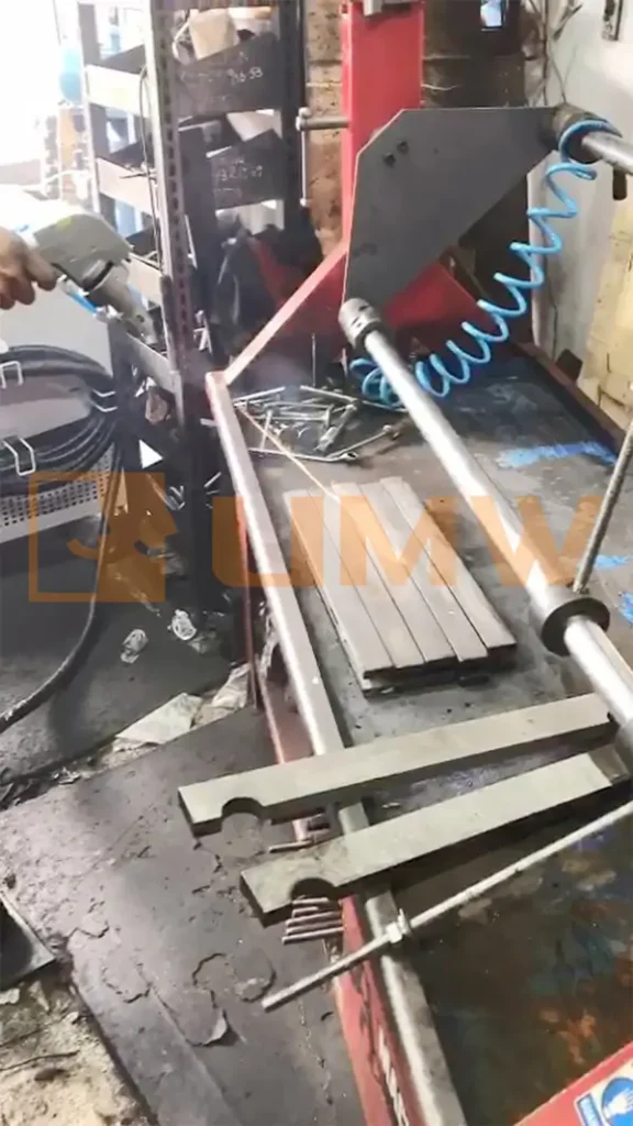 Démonstration de nettoyage laser dans l'usine du client